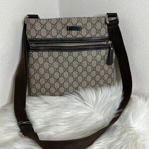 💯Authentic Gucci Crossbody Flat Messenger Bag🍀